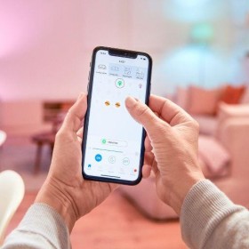 Bec LED RGB inteligent WiZ Connected Colors C37, Wi-Fi, E14, 4.9W (...