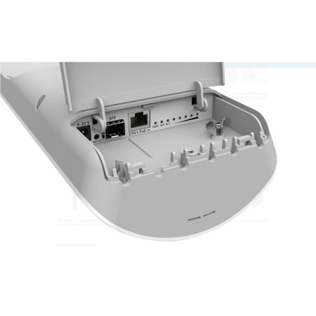 Mikrotik Antena externa 15dBi, 120 grade + router wireless integrat, CPU: 720Mhz, Ram: 128 Mb, dimensiuni: 140 x 348 x 82 mm, Pa